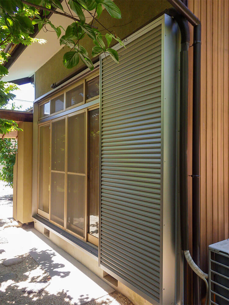 Exif_JPEG_PICTURE | MADOショップ四日市中央店 木製雨戸からアルミ製雨戸への取替え