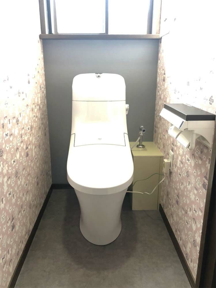 収納スペースもバッチリのトイレリフォーム