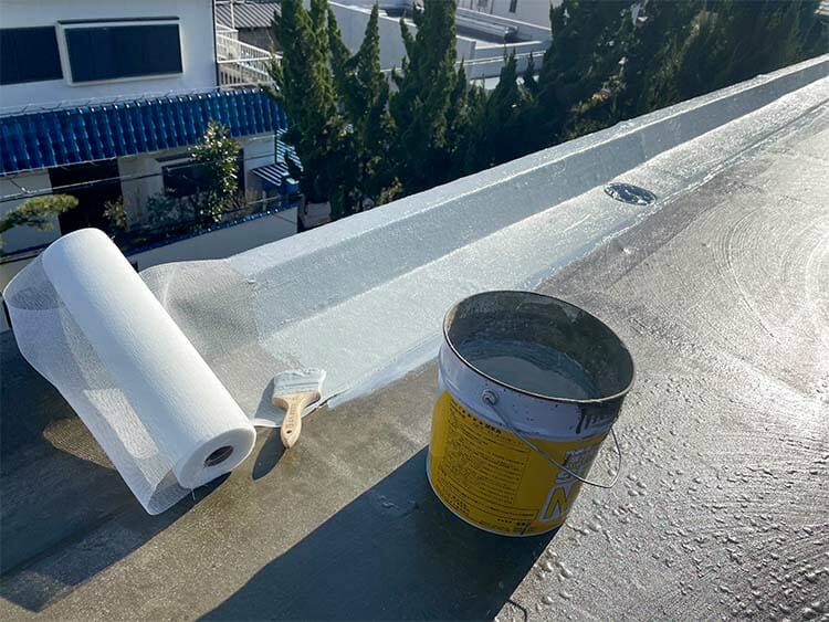  屋上防水工事で雨漏りを防ぐ 