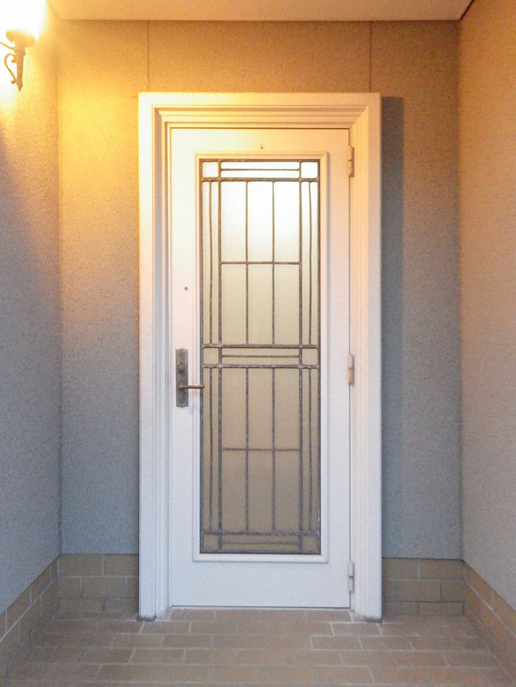  リモコンキー対応の玄関ドアリフォーム 
