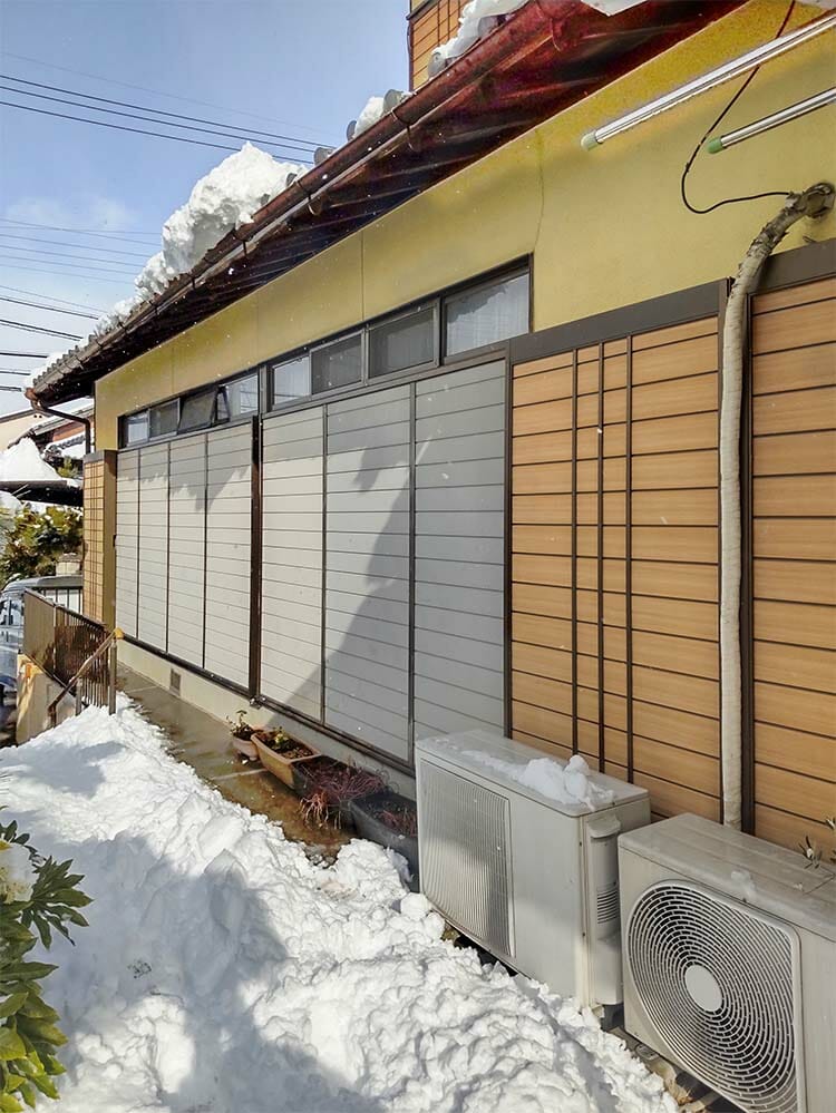  重たくなってきた雨戸を取り替え！断熱仕様でさらに快適に 